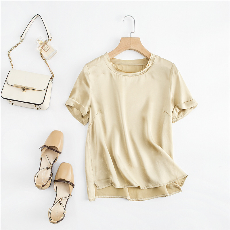 Silk Blouse - เสื้อเบลาส์ผ้าไหมเทียมแขนสั้น รุ่นสปอร์ตไอซ์ซิลค์ สีลูกกวาดใหม่ล่าสุดสำหรับฤดูร้อน เสื้อท่อนบนเรียบง่าย สวมใส่สบาย ผ้าซาตินอะซิเตทสีพื้นสำหรับผู้หญิง