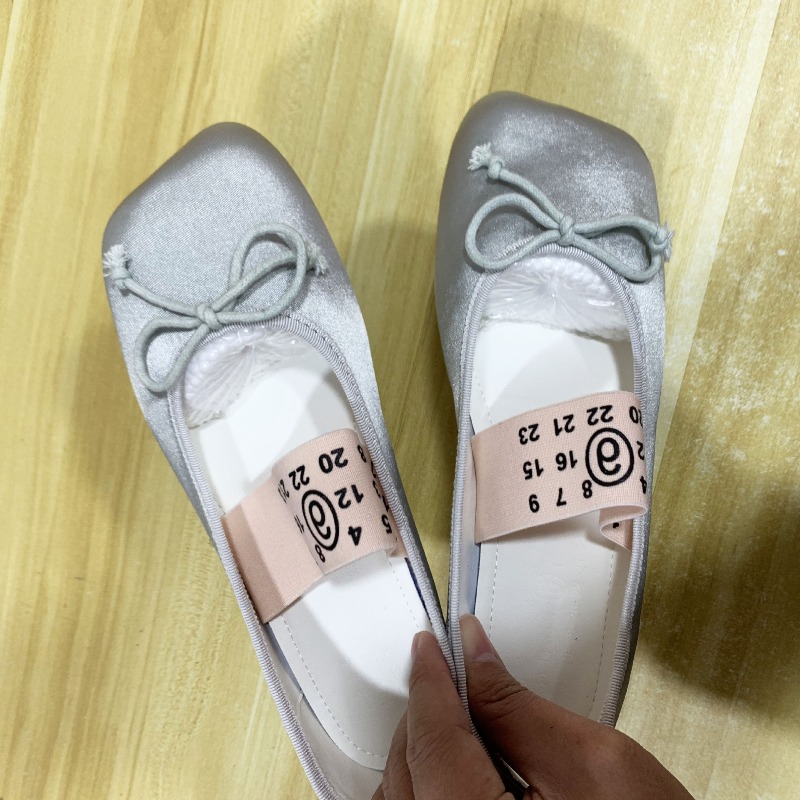 Womens Heels - รองเท้าแมรี่เจนผู้หญิงแบบใหม่ ดีไซน์สวยงาม หัวมน ส้นเตี้ย แฟชั่นสำหรับผู้หญิง รองเท้าส้นแบนแบบเรียบง่าย