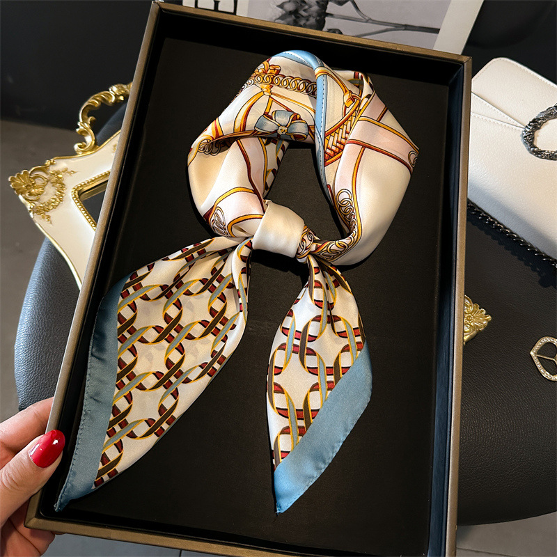 Silk Blouse - ผ้าพันคอไหมพิมพ์ลายโซ่สี่เหลี่ยมสำหรับผู้หญิง ผ้าพันคอแฟชั่นลำลอง ขนาด 70 ซม. ใช้ตกแต่งเสื้อผ้า