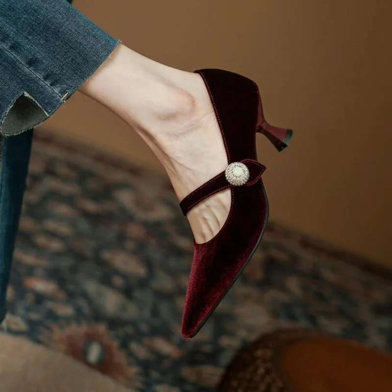 รองเท้าส้นเข็มแบบแมรี่เจนหัวแห - Womens Heels บทวิจารณ์และราคา