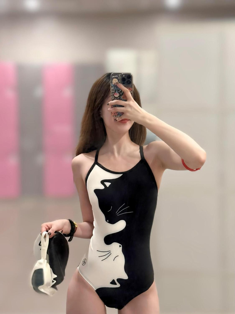 ชุดว่ายน้ำวันพีซสำหรับผู้หญิง  - Womens Suit บทวิจารณ์และราคา